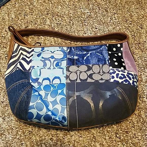 Authentic coach purse. - Picture 2 of 8